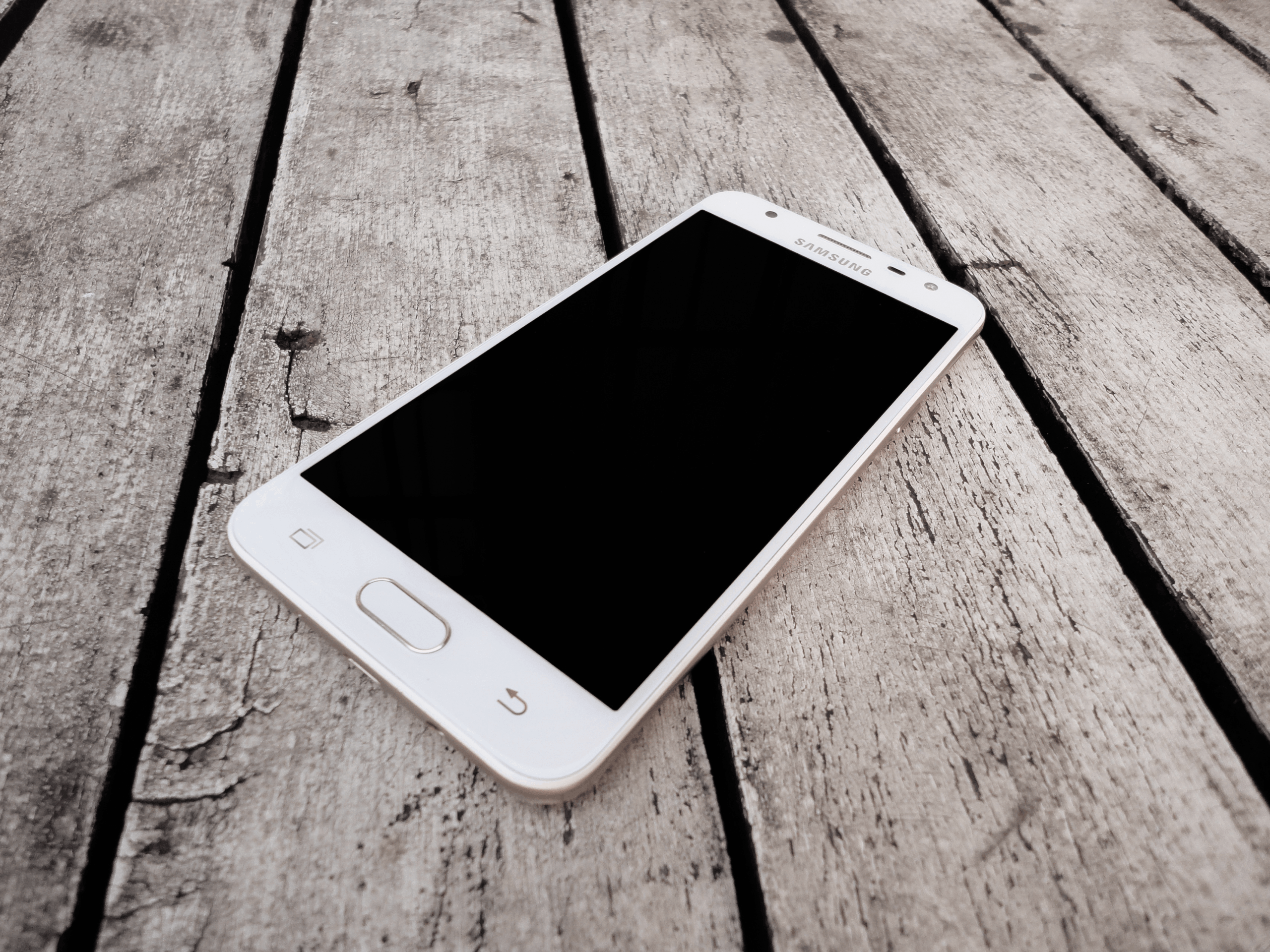O que nunca compartilhar no celular para manter sua segurança